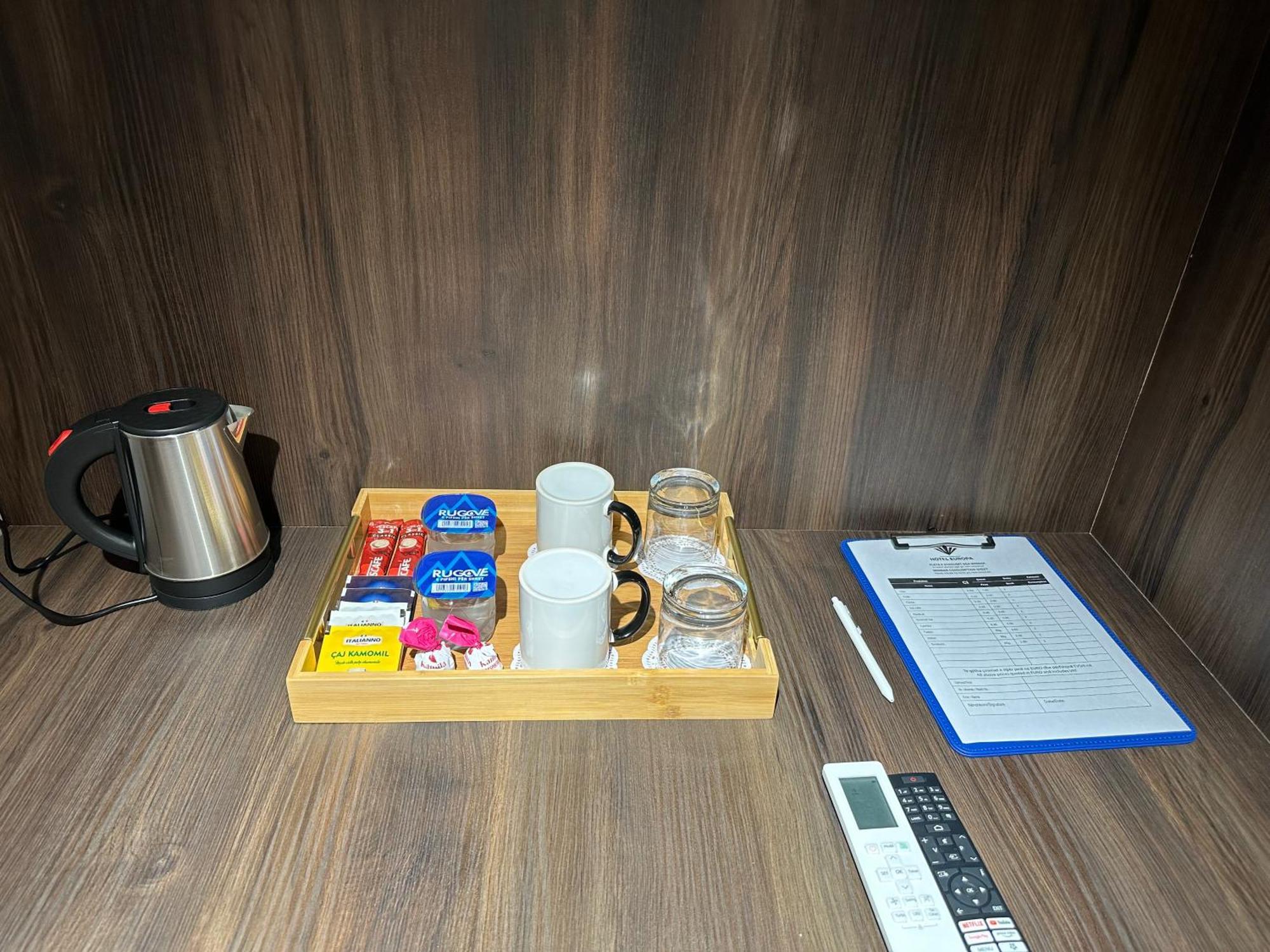 Hotel Europa Prishtina Prishtine Bagian luar foto