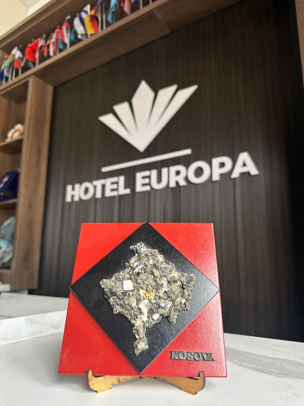 Hotel Europa Prishtina Prishtine Bagian luar foto