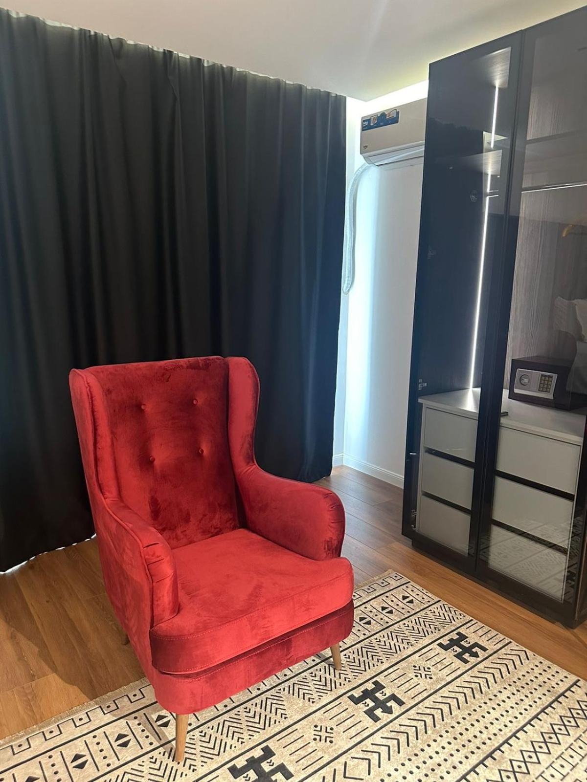 Hotel Europa Prishtina Prishtine Bagian luar foto