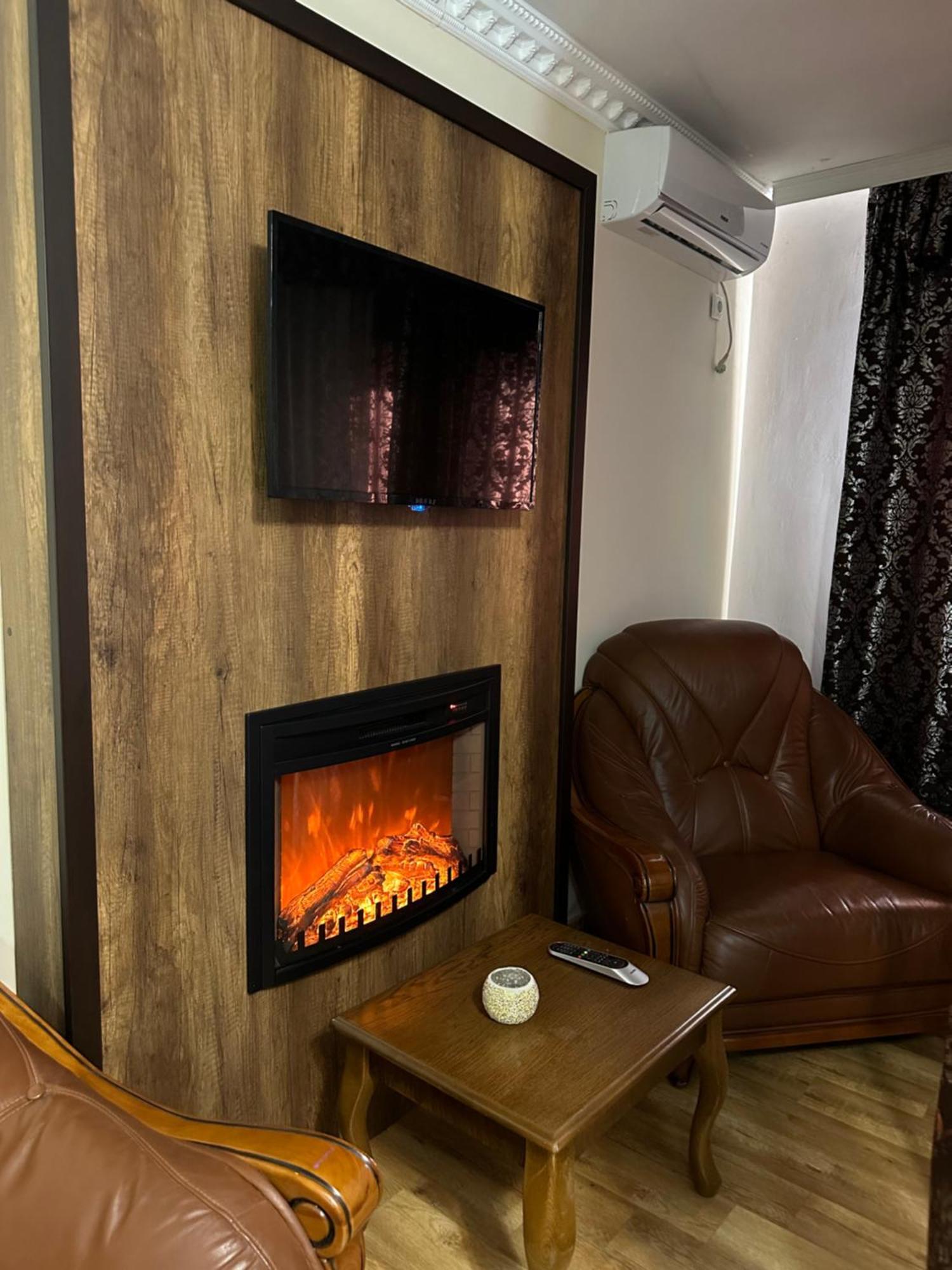 Hotel Europa Prishtina Prishtine Bagian luar foto