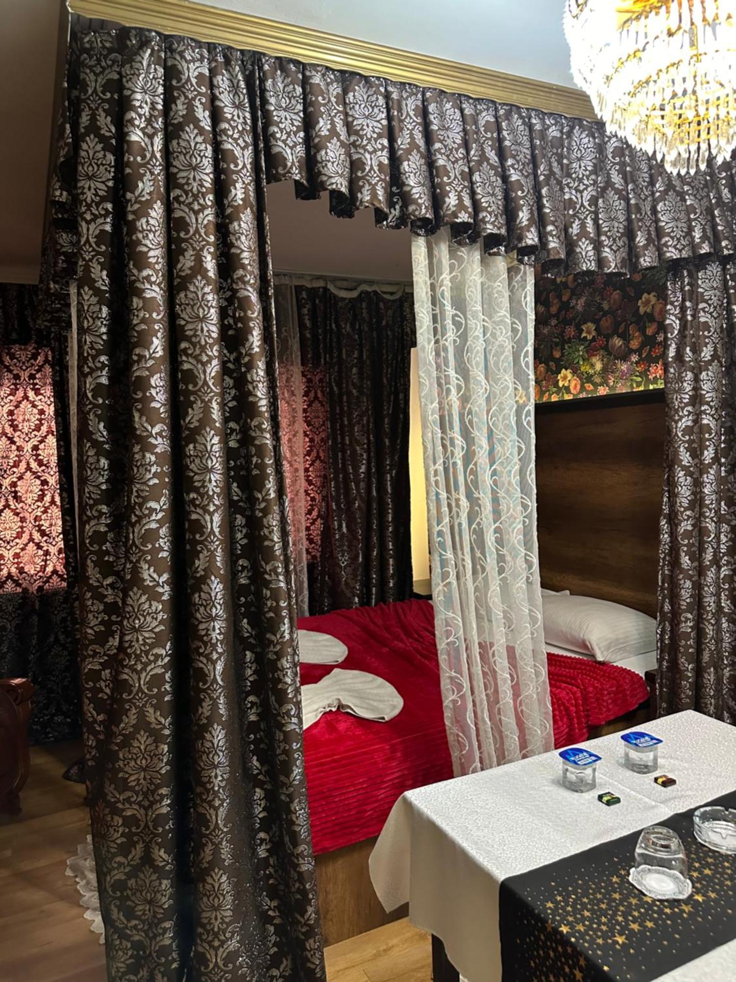 Hotel Europa Prishtina Prishtine Bagian luar foto